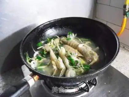 Make Onions of ginger shrimp step 8
