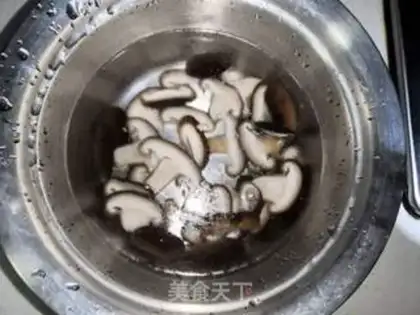 Make Meatloaf, mushrooms, Dutch beans step 8