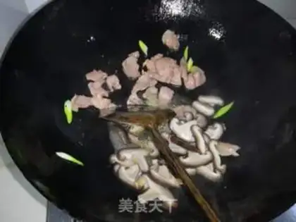 Make Meatloaf, mushrooms, Dutch beans step 11