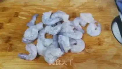 Make Shrimp omelet step 1