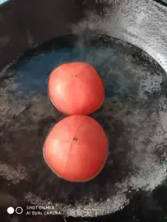 Make Tomato fried eggs step 0
