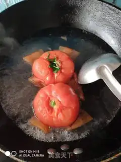 Make Tomato fried eggs step 1