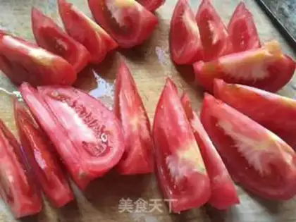 Make Tomato fried eggs step 1