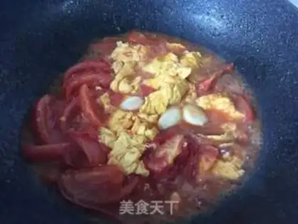 Make Tomato fried eggs step 7