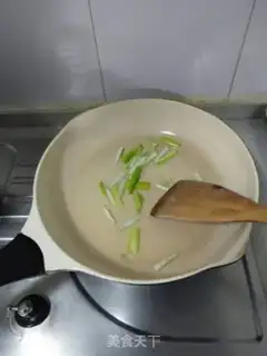 Make Golden mushroom tomato soup step 4
