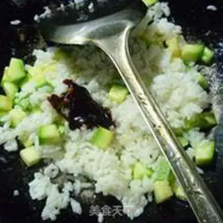 Make Seafood sauce, fried rice step 6