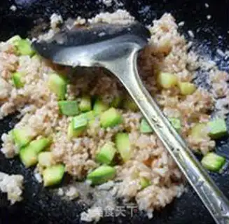 Make Seafood sauce, fried rice step 7