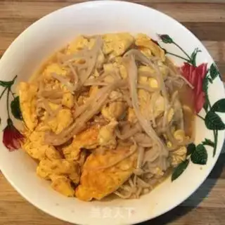 Make Eggs and golden mushrooms step 6