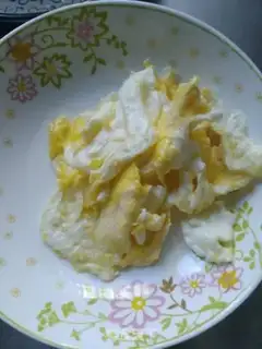 Make Tomato-mutal fried eggs step 2