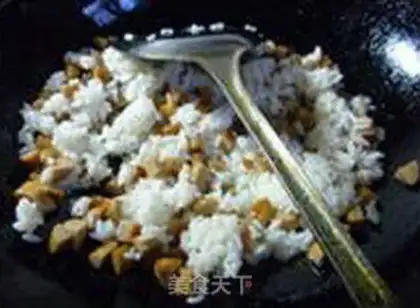 Make Sweet and spicy eggs and rice step 8