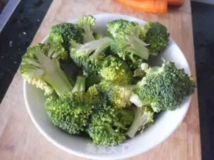 Make Carrot and broccoli step 1