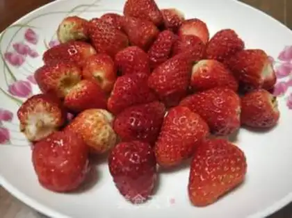 Make Strawberry sauce step 0