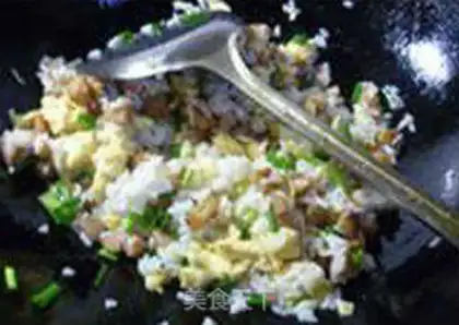 Make Sweet and spicy eggs and rice step 10