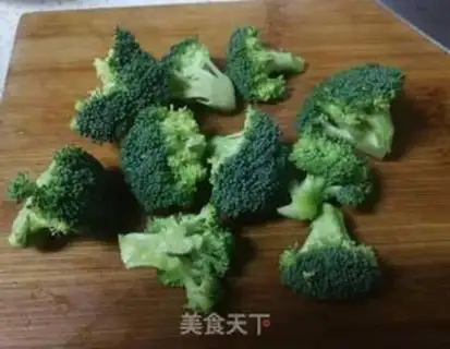 Make Water and green vegetables step 0