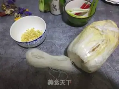 Make Garlic fan dolls step 0