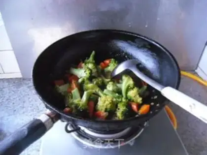 Make Carrot and broccoli step 8