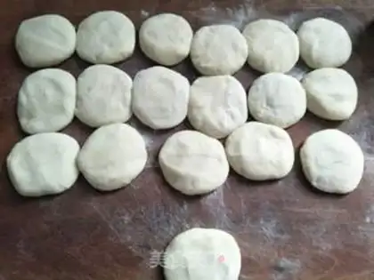 Make Pistol buns step 4