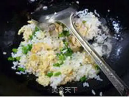 Make Garlic egg fried rice step 9