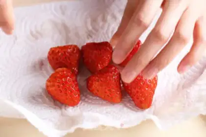 Make Strawberry chocolate step 1