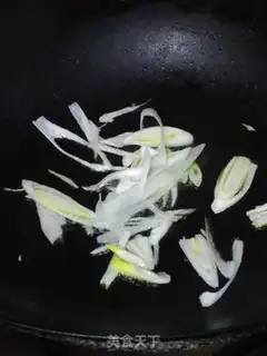 Make Winter mushroom shrimp noodles step 2
