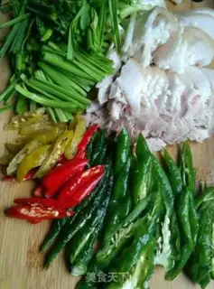 Make Piper pepper and elbow meat step 1