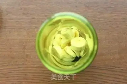Make Banana apple shake step 2