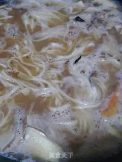 Make Winter mushroom shrimp noodles step 6