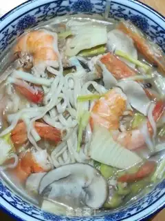 Make Winter mushroom shrimp noodles step 9