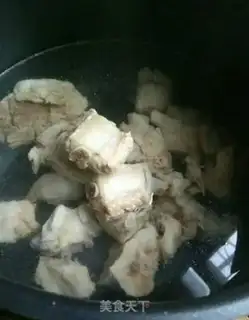 Make Four-symbolt soup step 1