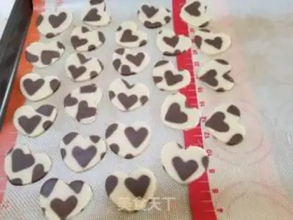 Make A heart-to-heart cookie step 10