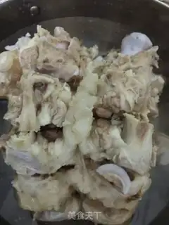 Make Carrot burns pig feet step 2