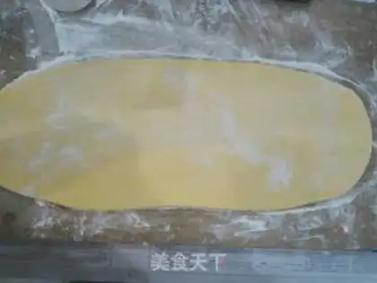 Make Cowhorn rolls step 3