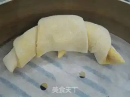Make Cowhorn rolls step 6