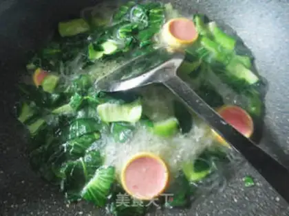 Make Sausage rice noodles step 4