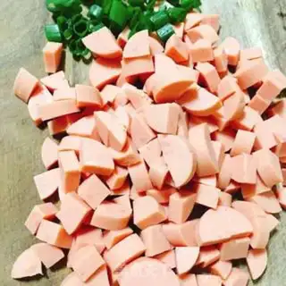 Make Ham eggs for rice step 1