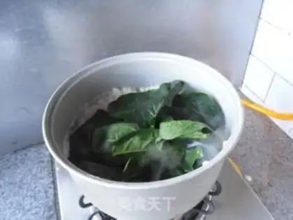 Make Eggs and spinach step 5