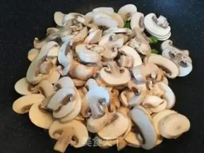Make Mushroom green beans step 4
