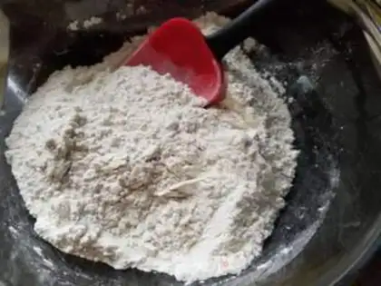 Make Onion bacon scon step 3