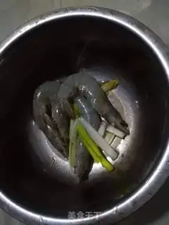 Make Shrimp noodles step 1