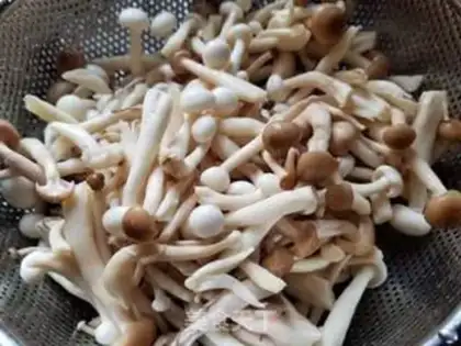 Make Sweet peas fried mushrooms step 1