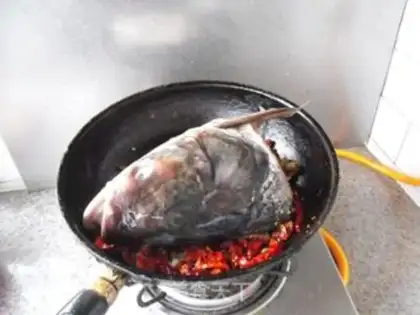 Make Spicy fish head step 4