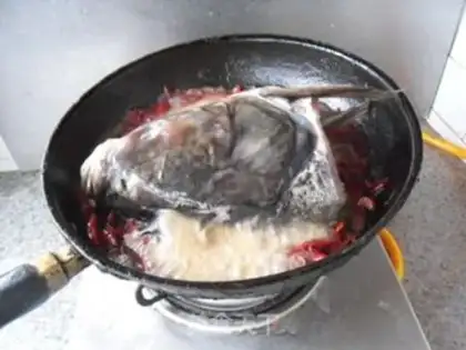 Make Spicy fish head step 7
