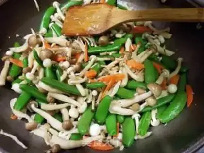 Make Sweet peas fried mushrooms step 7