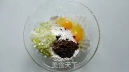 Make Shrimp sauce onion omelet step 2