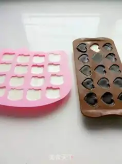 Make Handmade chocolate step 2
