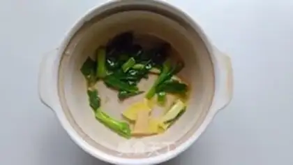 Make Korean pickle seafood soup step 3
