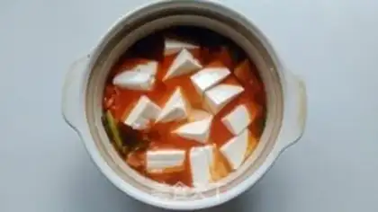 Make Korean pickle seafood soup step 6