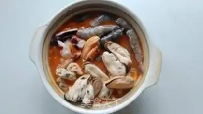 Make Korean pickle seafood soup step 7