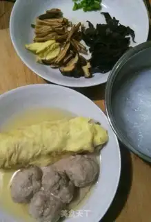 Make Eggball fan soup step 1
