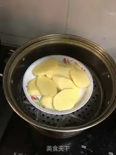 Make Salted egg yellow salad potato ball step 0